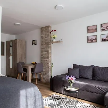 Nelly - Fontana Apartment *