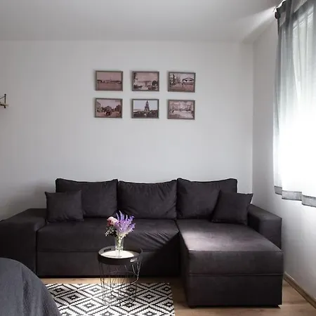 Nelly - Fontana Apartment *